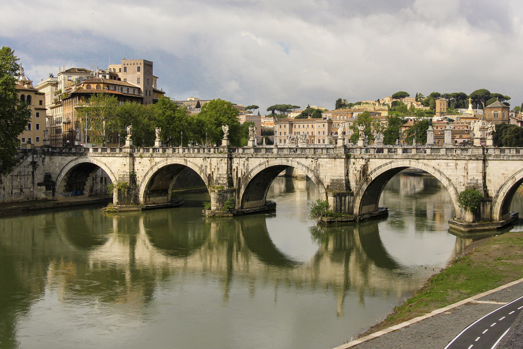 Die Engelsbrücke in Rom
